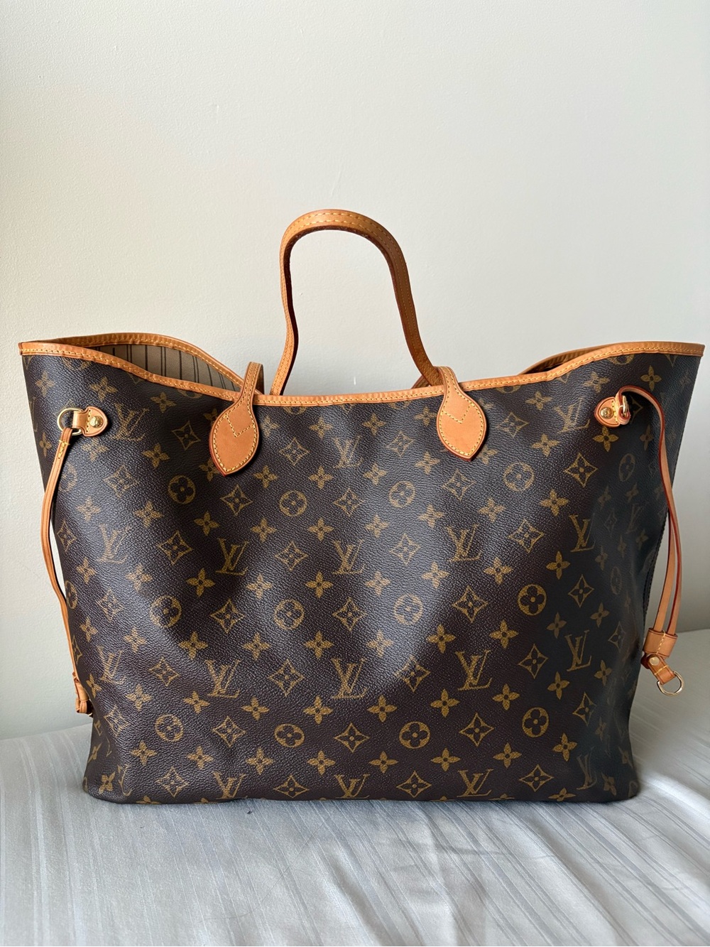 GM Louis Vuitton Monogram Canvas Tote with Vachetta Trim